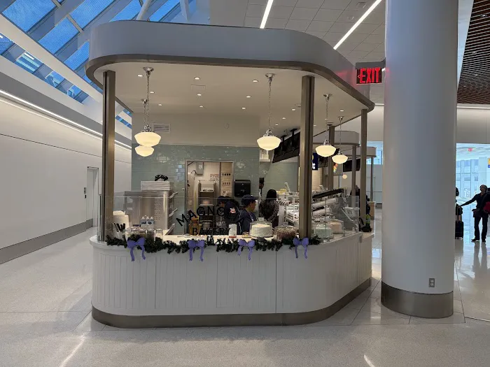 Magnolia Bakery – LaGuardia Airport: LGA Picture 6