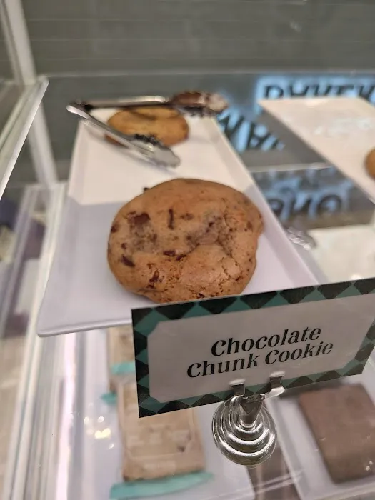 Magnolia Bakery – LaGuardia Airport: LGA Picture 7