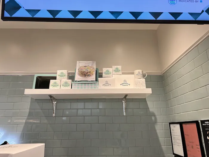 Magnolia Bakery – LaGuardia Airport: LGA Picture 3