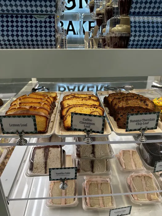 Magnolia Bakery – LaGuardia Airport: LGA Picture 8