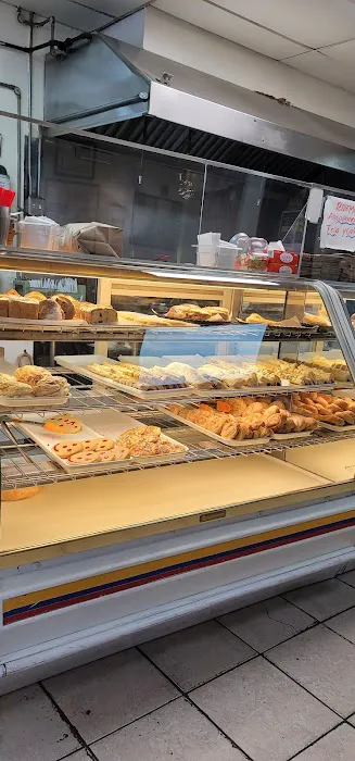 Cafe y Algo Mas Picture 1