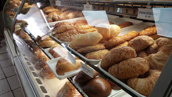 Cafe y Algo Mas Picture 4