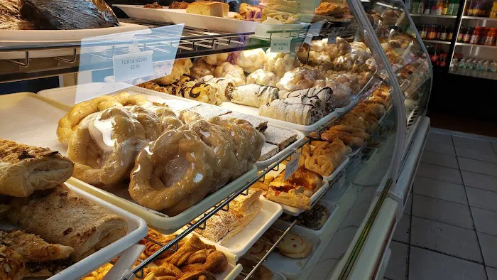 Cafe y Algo Mas Picture 8