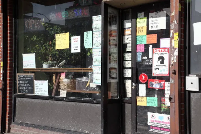 Alatriste Grocery & Bakery Picture 2