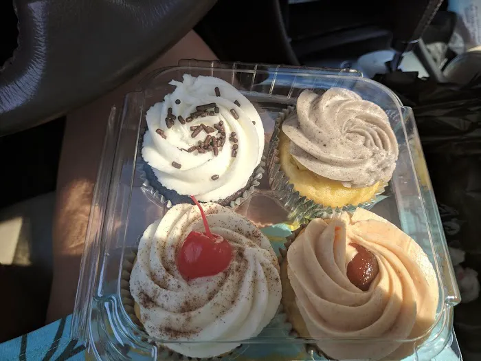 MDV Custom Cakes, llc Picture 3