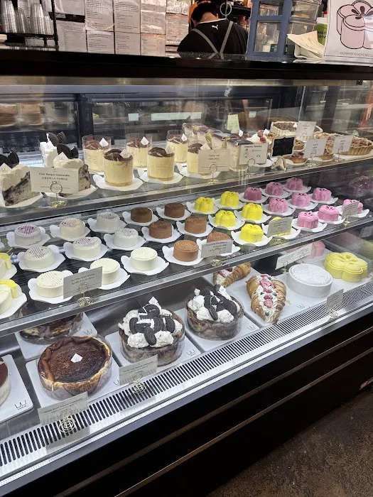 Cafe W & Bakery / Dessert Picture 3