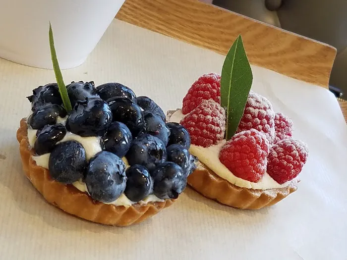 Paris Baguette Picture 1