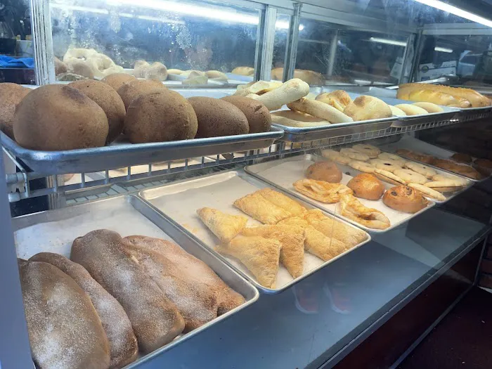 La Montaña Bakery Y Empanadas Picture 10