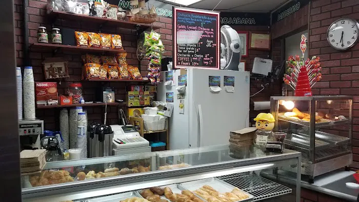 La Montaña Bakery Y Empanadas Picture 4