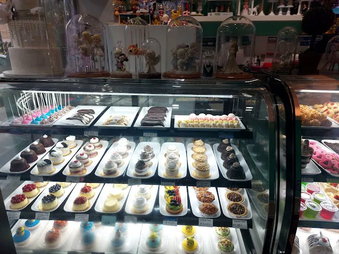 Sugar & Cake Fantasies Bakery Picture 10