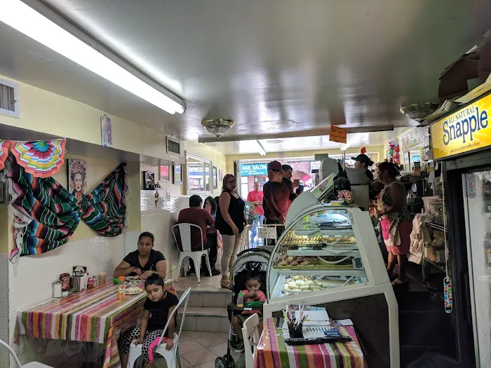 Beky's Bakery Picture 5