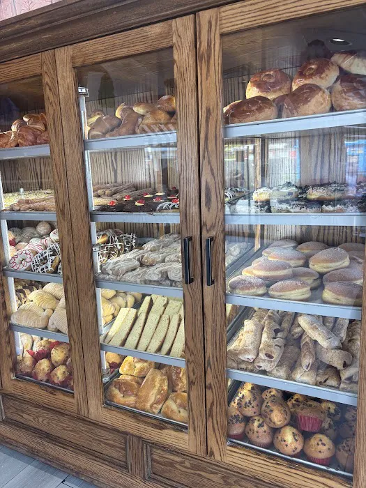 Panaderia Y Pasteleria Mexicana Picture 3