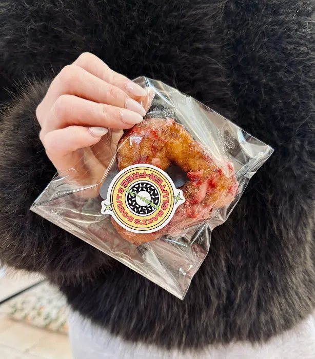 Maki's Donuts Picture 9