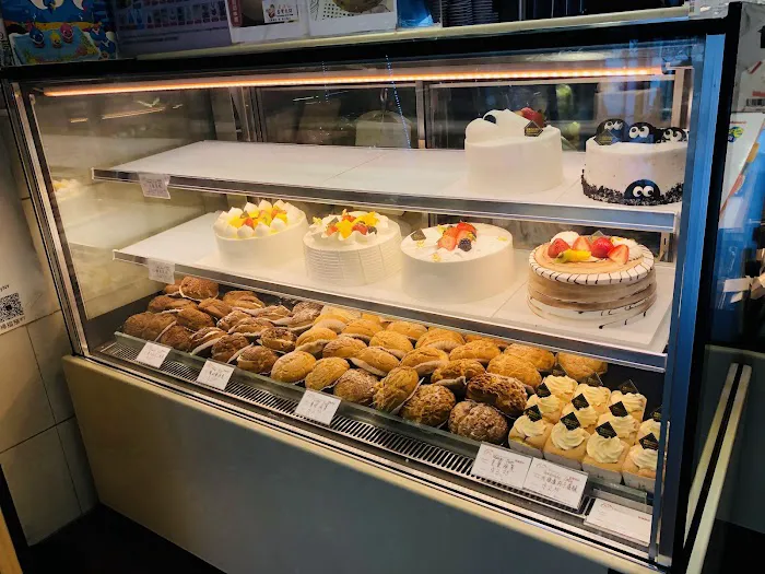 Rainbow Bakery Picture 6