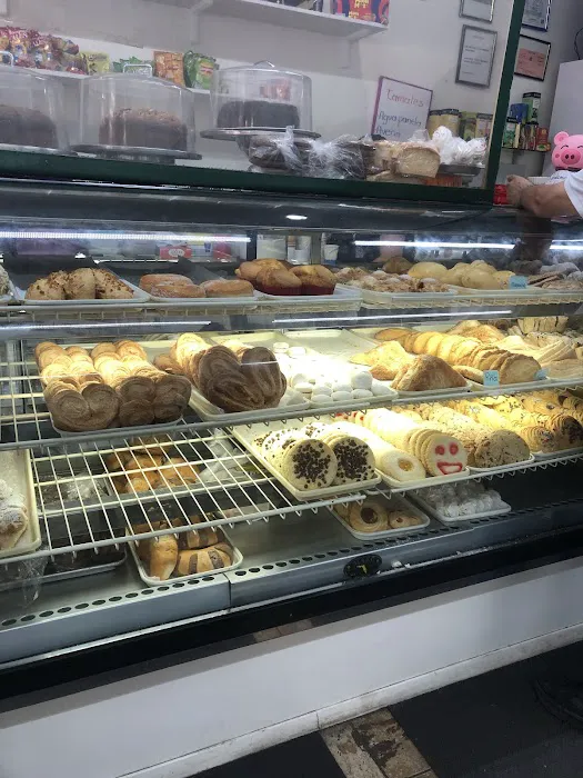 La Nueva 90 Bakery Picture 2