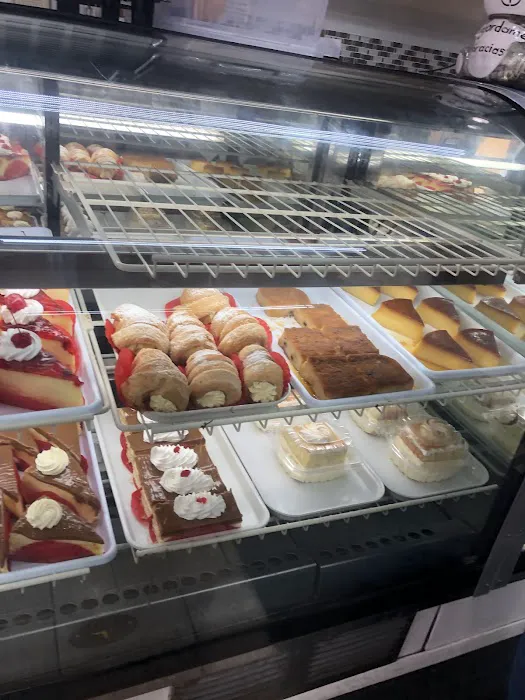 La Nueva 90 Bakery Picture 4