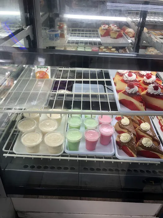 La Nueva 90 Bakery Picture 3