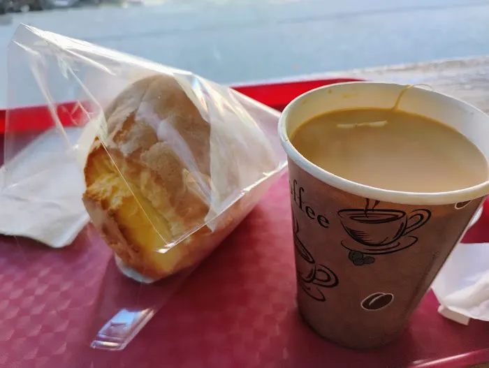 Max Bakery & Restaurant Picture 2