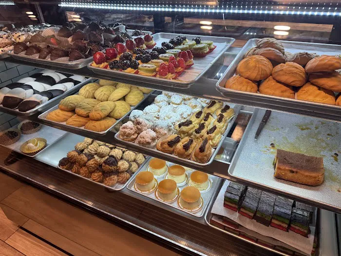 Lety's Bakery and Cafe Picture 7