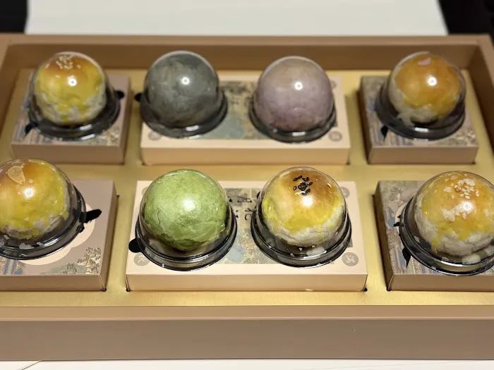 Rose Cake House Picture 10