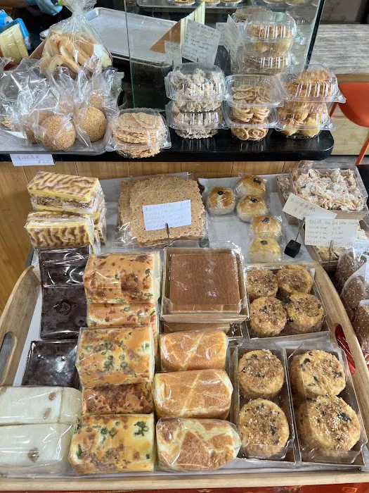 Rose Cake House Picture 8