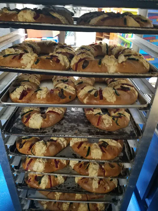 Carrusel Pastry Shop Co Picture 4