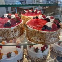 La Pinata Bakery ico