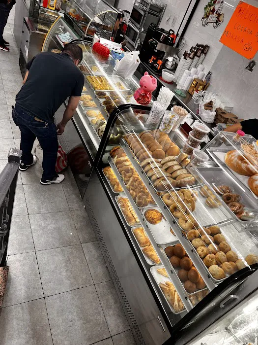 Sabor Ecuatoriano Bakery Picture 3