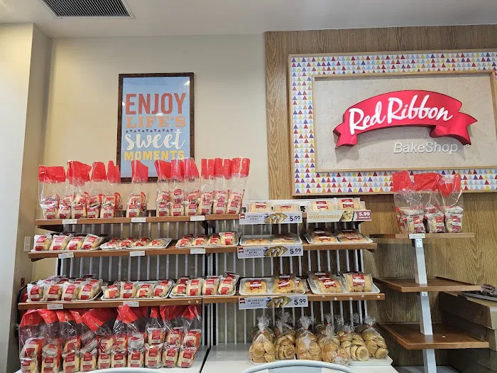 Red Ribbon Bakeshop Picture 9