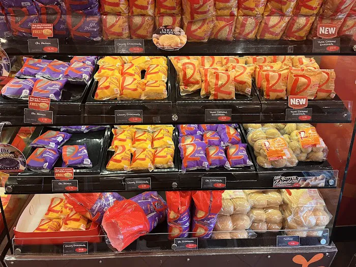 Red Ribbon Bakeshop Picture 6