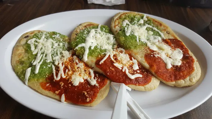 La Fe Bakery & Restaurant Picture 2