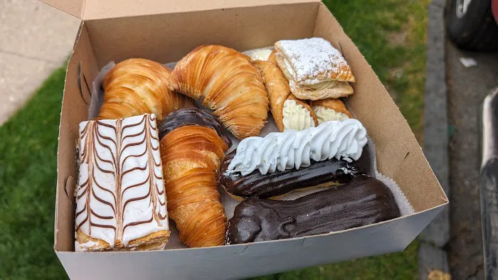 Domenick's Nepperhan Italian Pastry Shop Picture 9