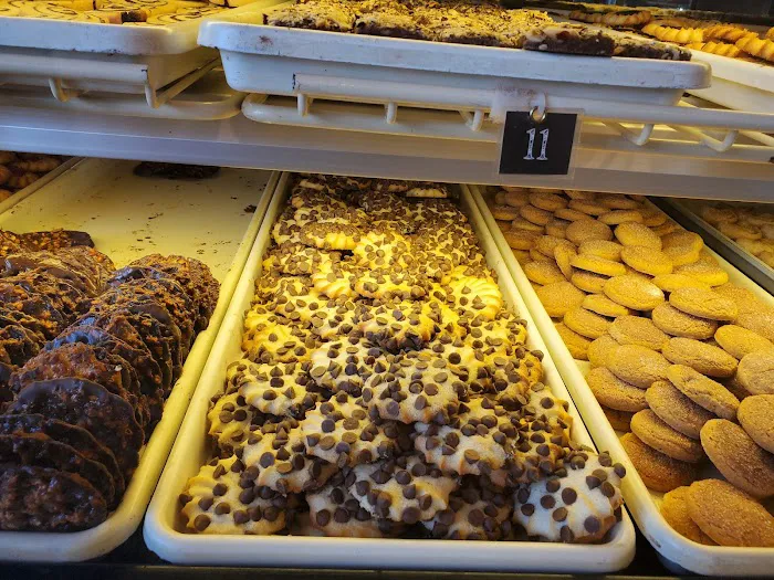 Lulu's Bakery Picture 6