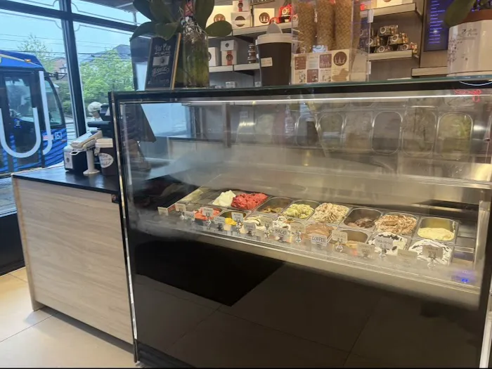 Lulu's Bakery Picture 8