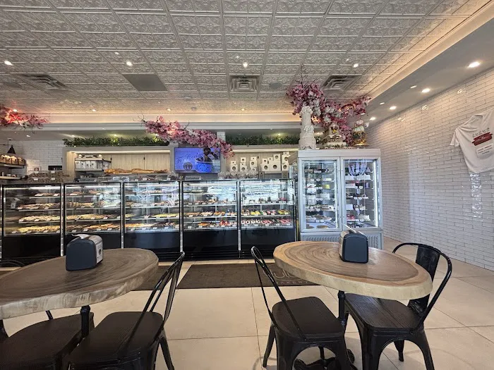 Lulu's Bakery Picture 2