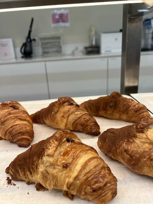 L’Ami Bakery & Cafe Picture 5