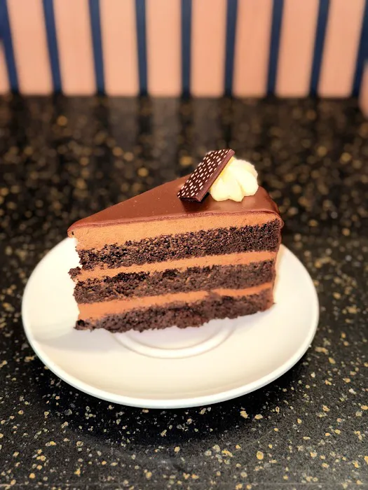 Sherlyn's Bakery Picture 4