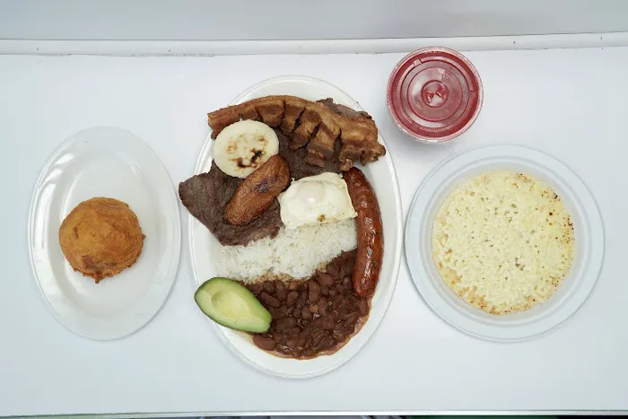 La Antioquena Bakery Picture 3