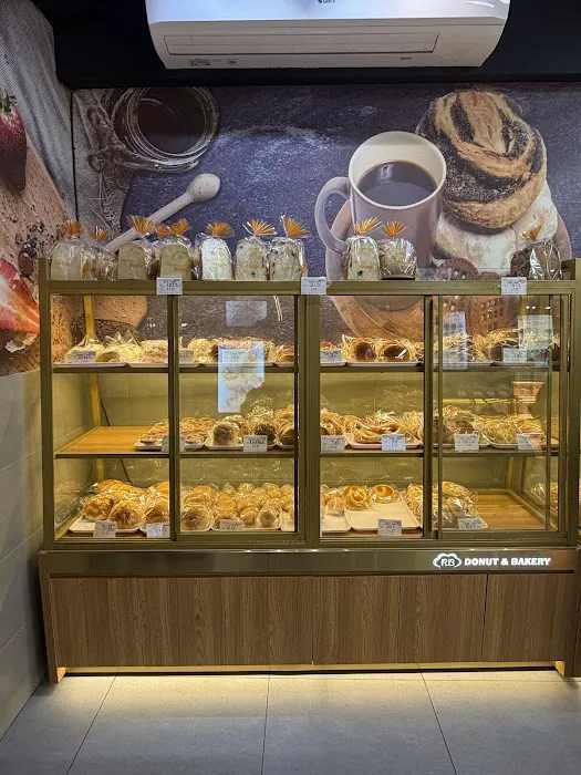 Rainbow Cakes & Donuts Picture 3