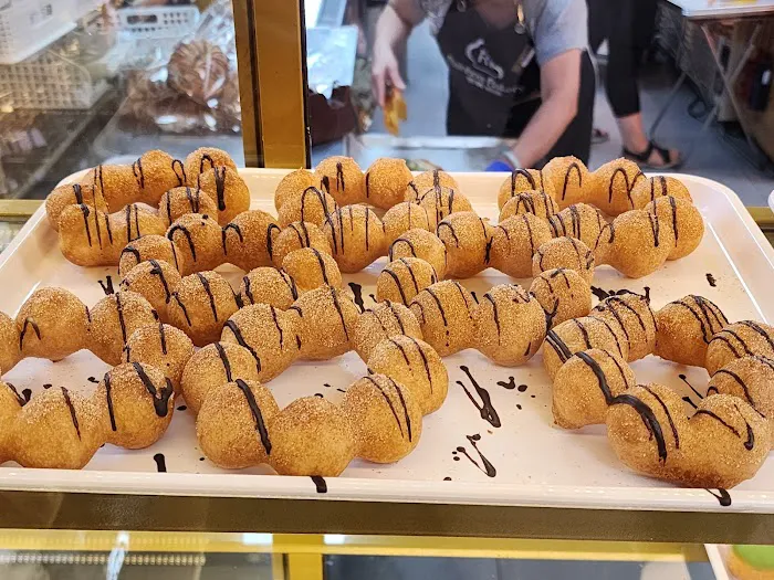 Rainbow Cakes & Donuts Picture 9