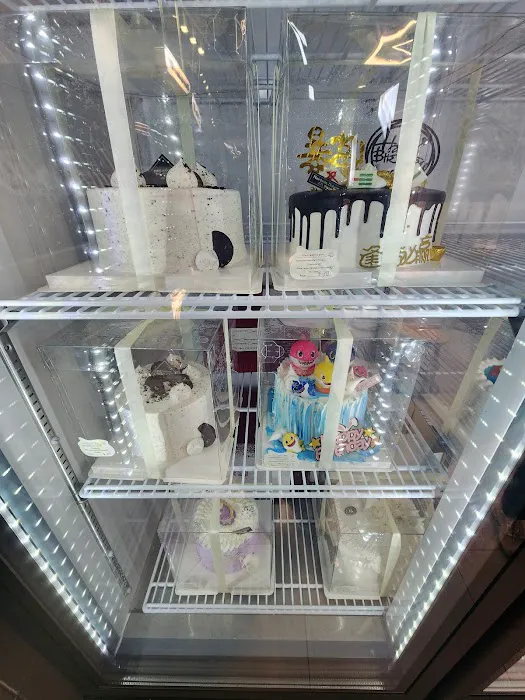 Rainbow Cakes & Donuts Picture 2