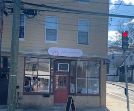 Wildly Cakes & Sweets LLC