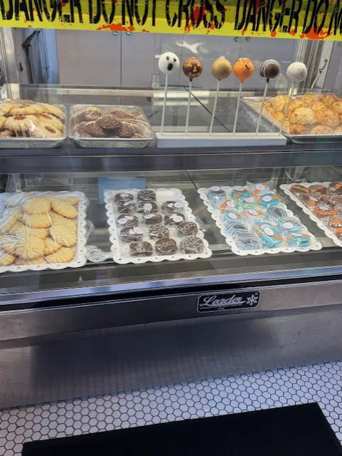 DULCE TREATS Picture 2