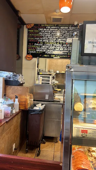 Bagel Deli Plus Picture 8