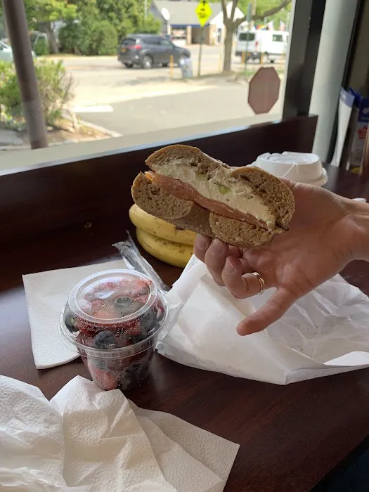 Bagel Deli Plus Picture 3
