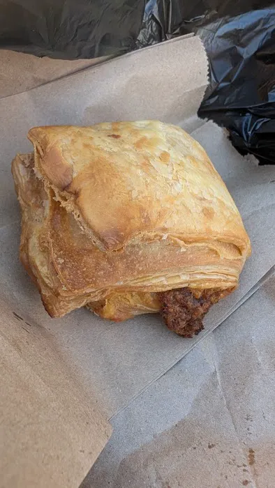 Le Bon Pate Bakery Halal Inc. Picture 2