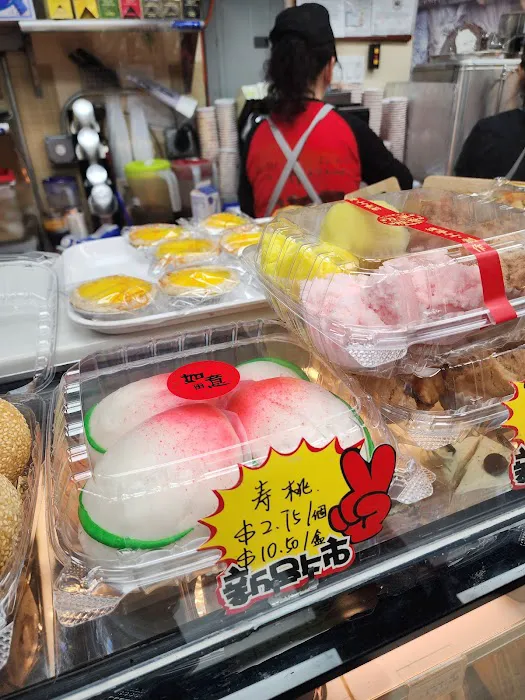 Rainbow Bakery & Cafe Picture 4