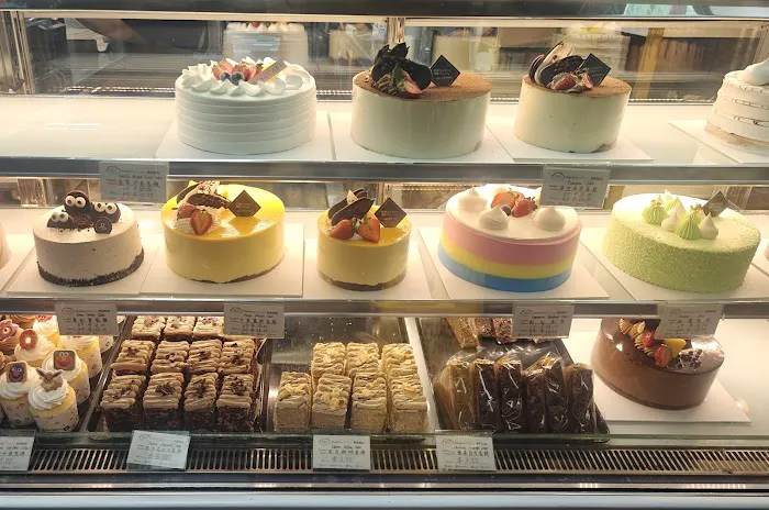 Rainbow Bakery & Cafe Picture 5