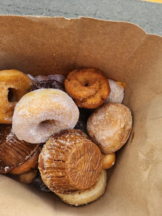 Sunshine Bagels & Doughnut Shop Picture 5