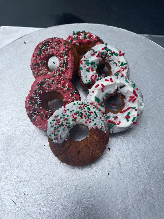 Curly Tail Cakes | Dog Bakery Picture 3